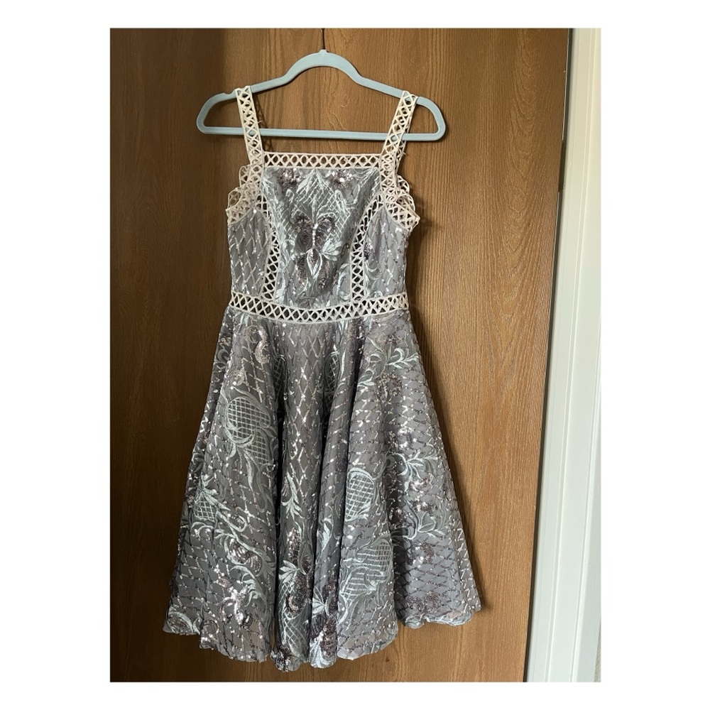 Elegant Gray Lace Womens Dress